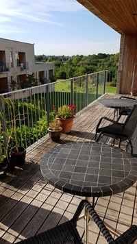 Billede af udsigt fra terrasse på Louiselund
