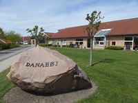 Danahøj ligger på toppen af Aalborg nær Sohngårdsholmsvej.