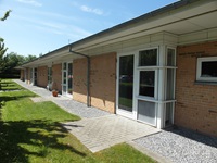 Plejehjemmet Hellashøj ligger i Klarup og rummer 18 et-værelses rækkeboliger i et plan