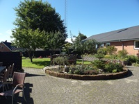 Fra  Solvangs demensafsnit Birkebo er der adgang til en dejlig lukket have, som både kan nydes ude og inde