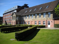 Plejehjemmet Uttrupgaard har facade mod Østergade i Nørresundby